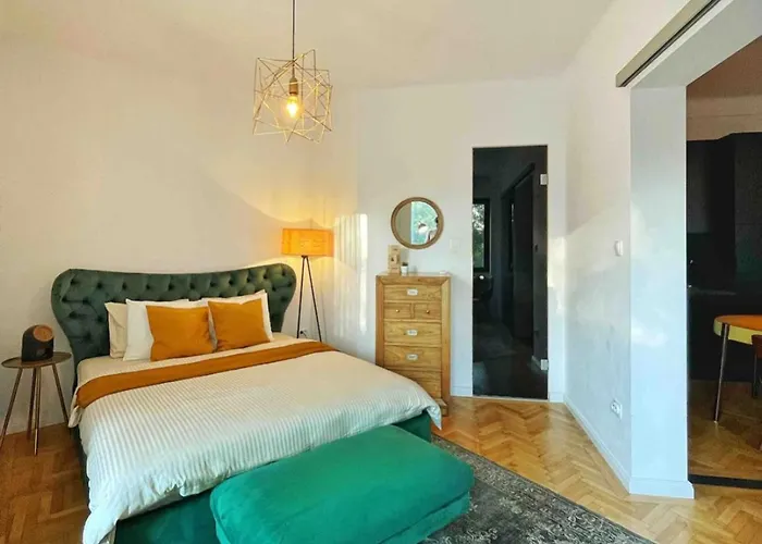 Sunset-cismigiu Gardens Бухарест