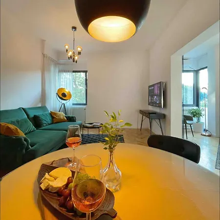 Apartment Sunset-cismigiu Gardens *